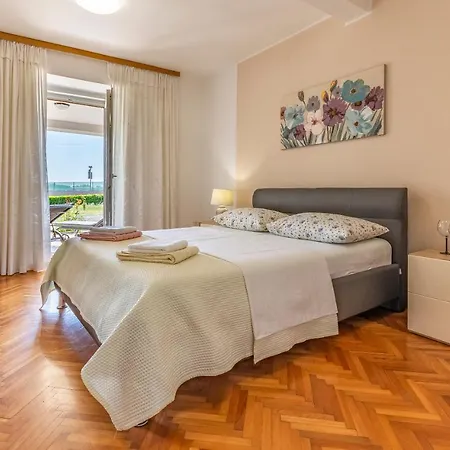 Melanie Apartament *