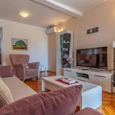 Melanie Apartament